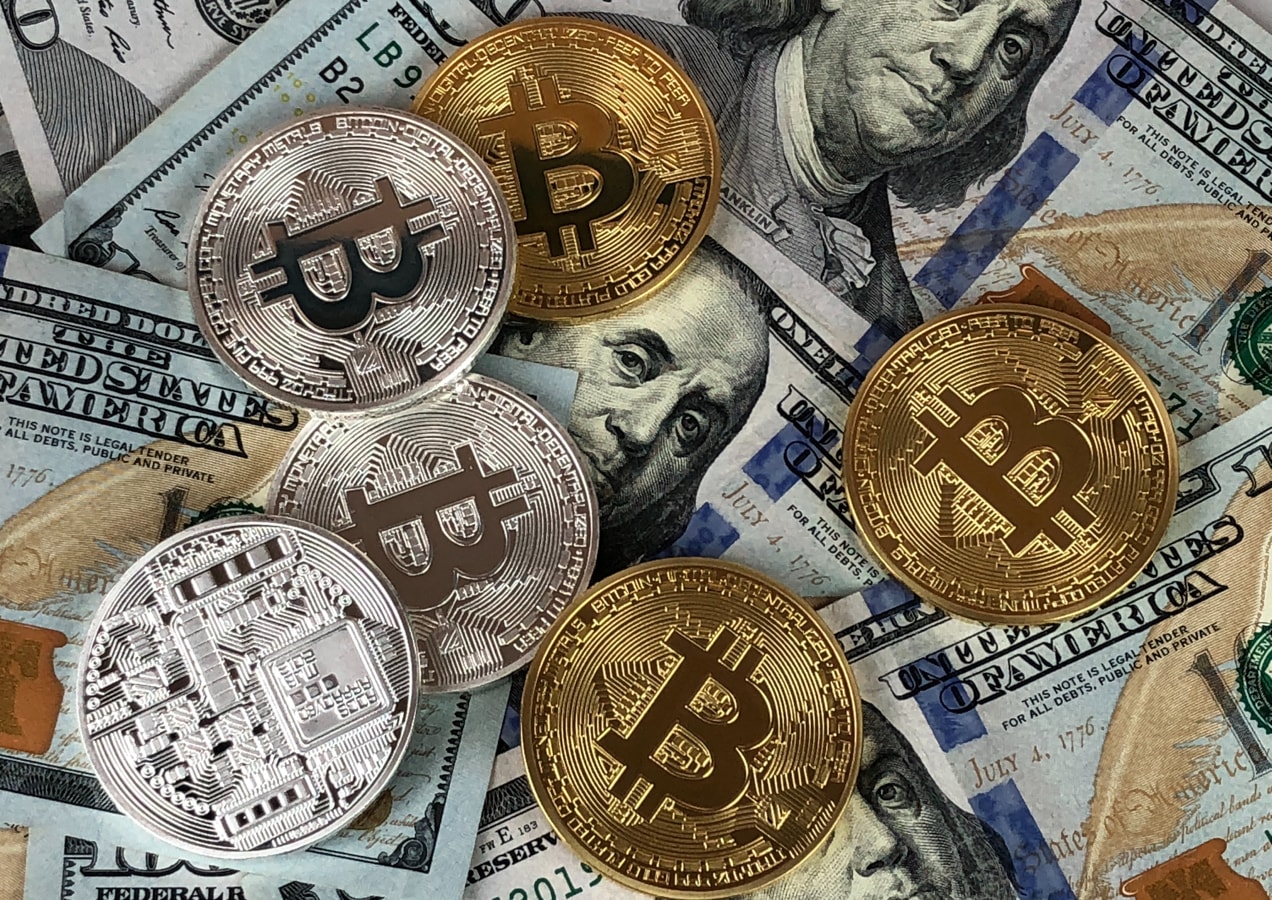 bitcoin et autres devises dans une pile